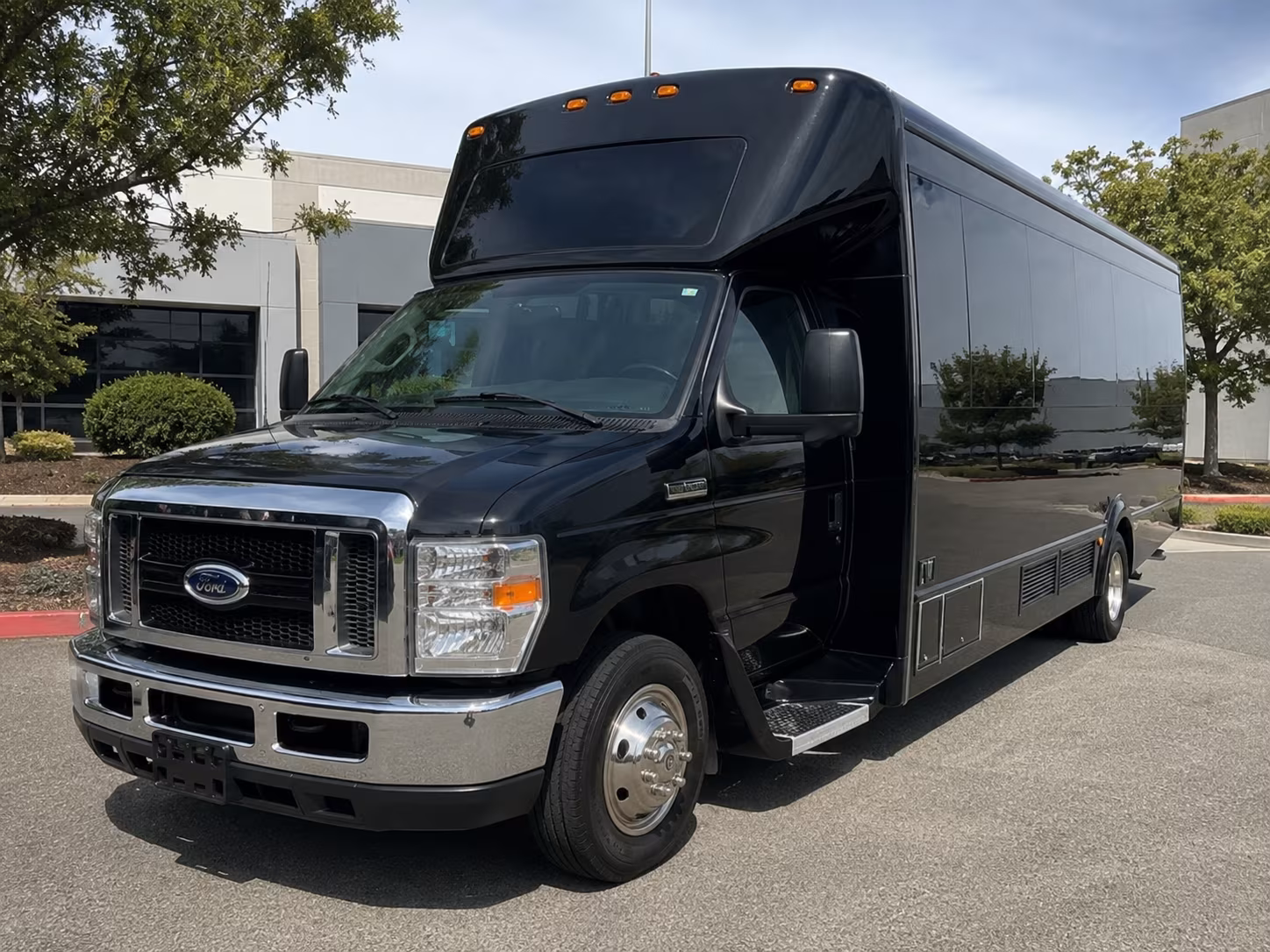 Auburn Homecoming & Prom Party Bus Rentals