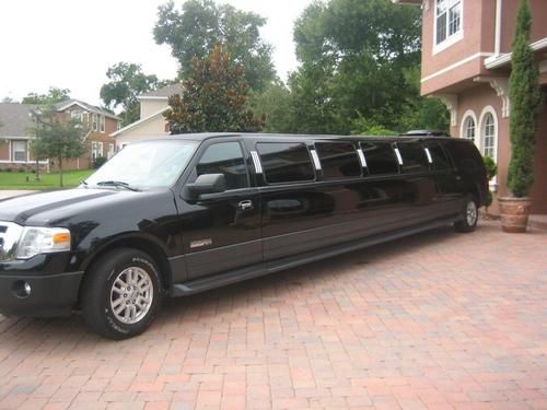 Montgomery 15 Passenger Limo